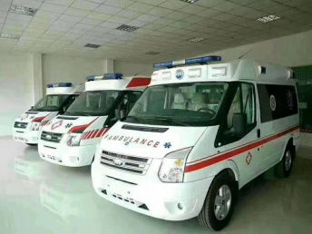 北京華遠(yuǎn)救護車出租公司 專業(yè)危重患者長途轉(zhuǎn)送與汽車租賃服務(wù)